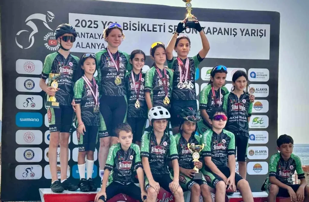 Akhisarlı Minik Bisikletçiler Alanya’da Zirveye Tırmandı
