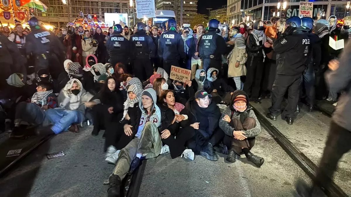 İsrail’in Gazze’ye Yardımı Protesto Edildi