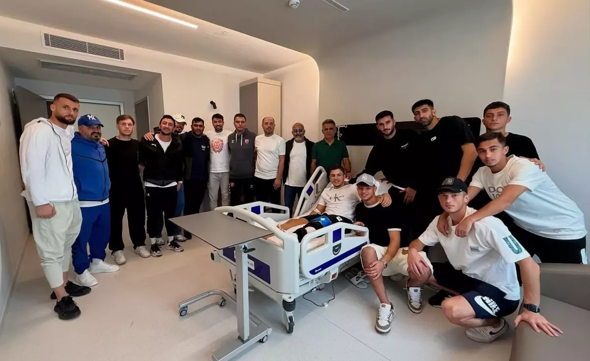 İzmir Derbisinde Dostluk Rüzgarları Eşiyor