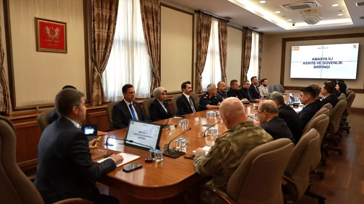 Amasya’da Güvenlik ve Asayiş Toplantısı Gerçekleştirildi