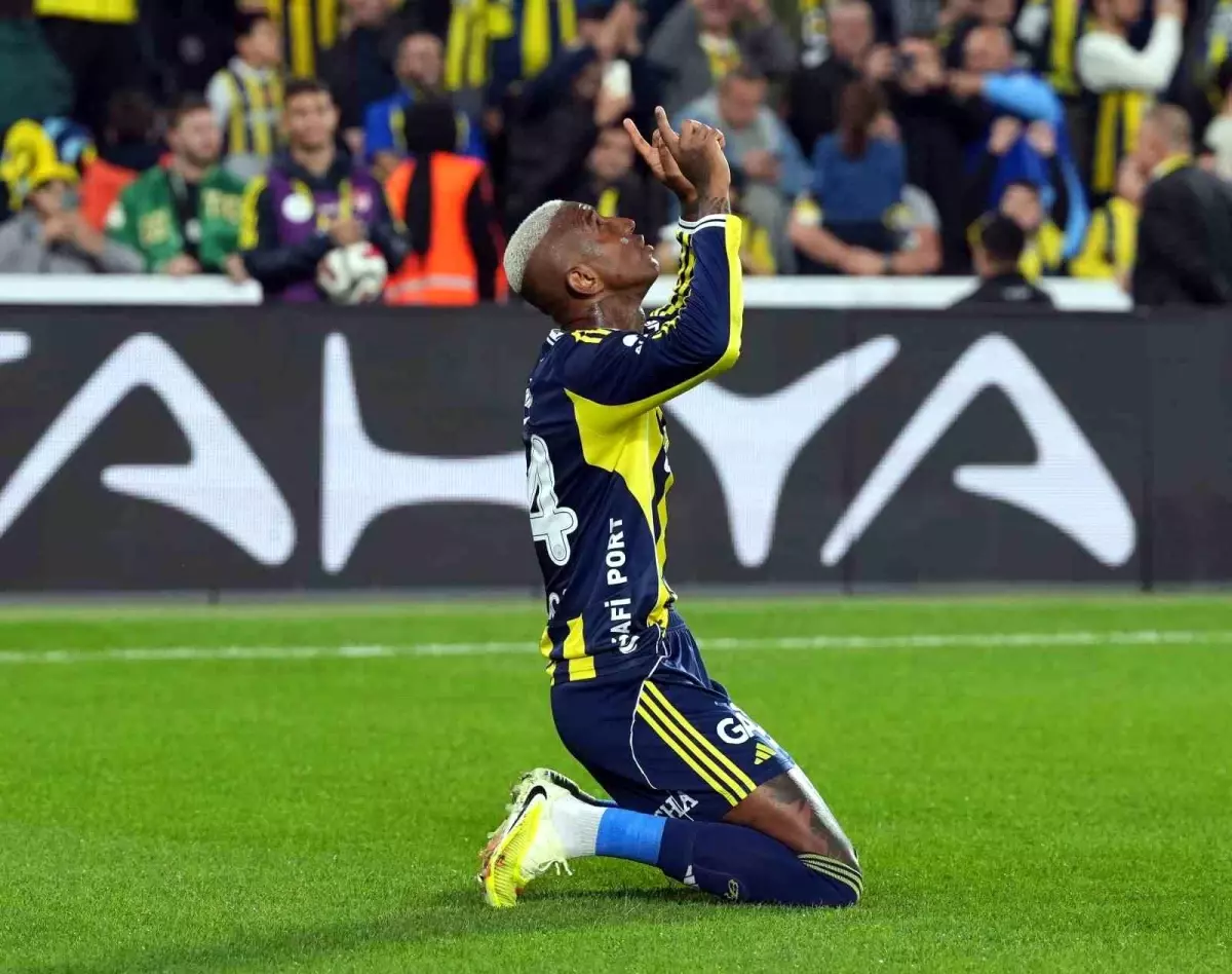 Fenerbahçe’nin Brezilyalı Forveti Talisca Forma Şansı Buluyor