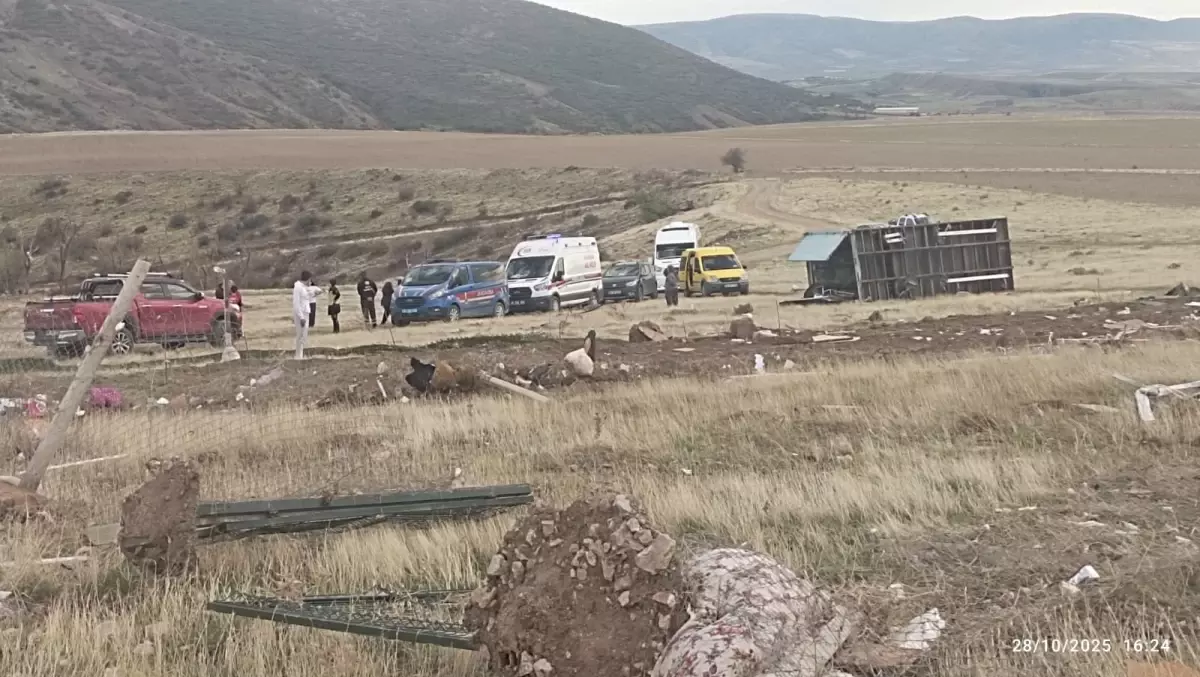 “Ankara’da Fırtına Trajedisi: 1 Ölü, 3 Çocuk Yaralı”