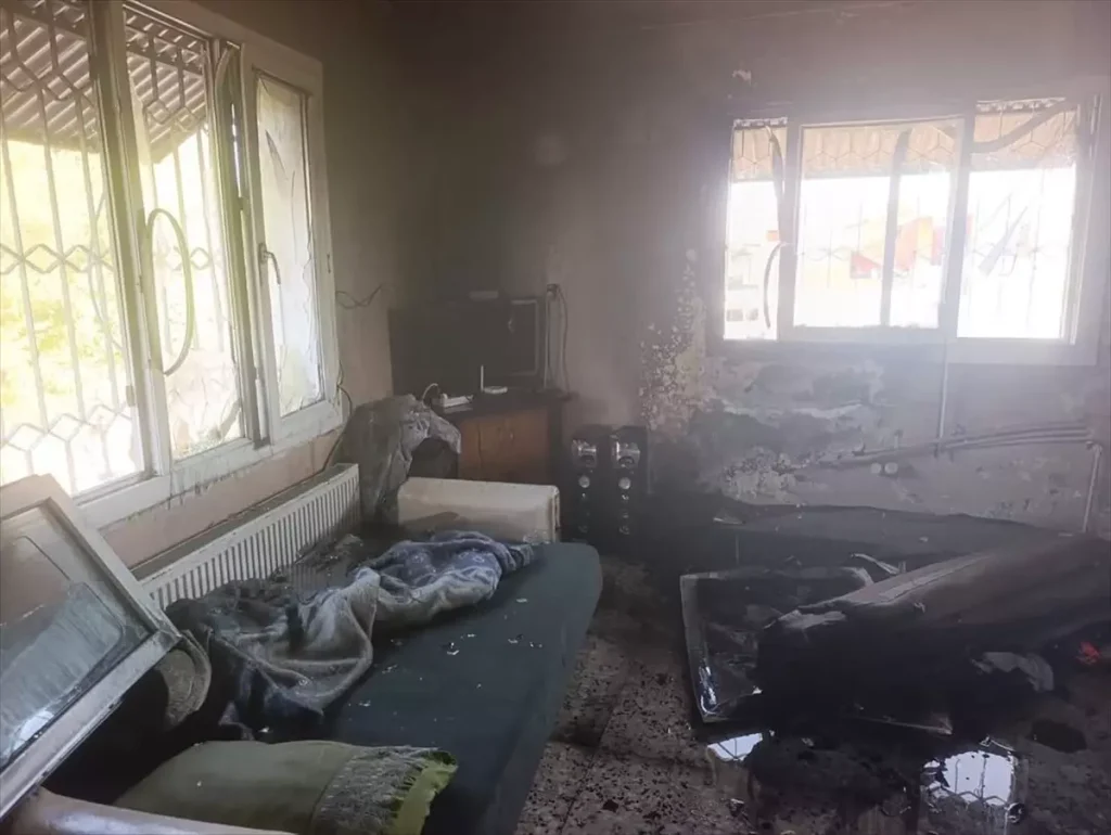 Antakya’da Tek Katlı Evde Yangın Paniği
