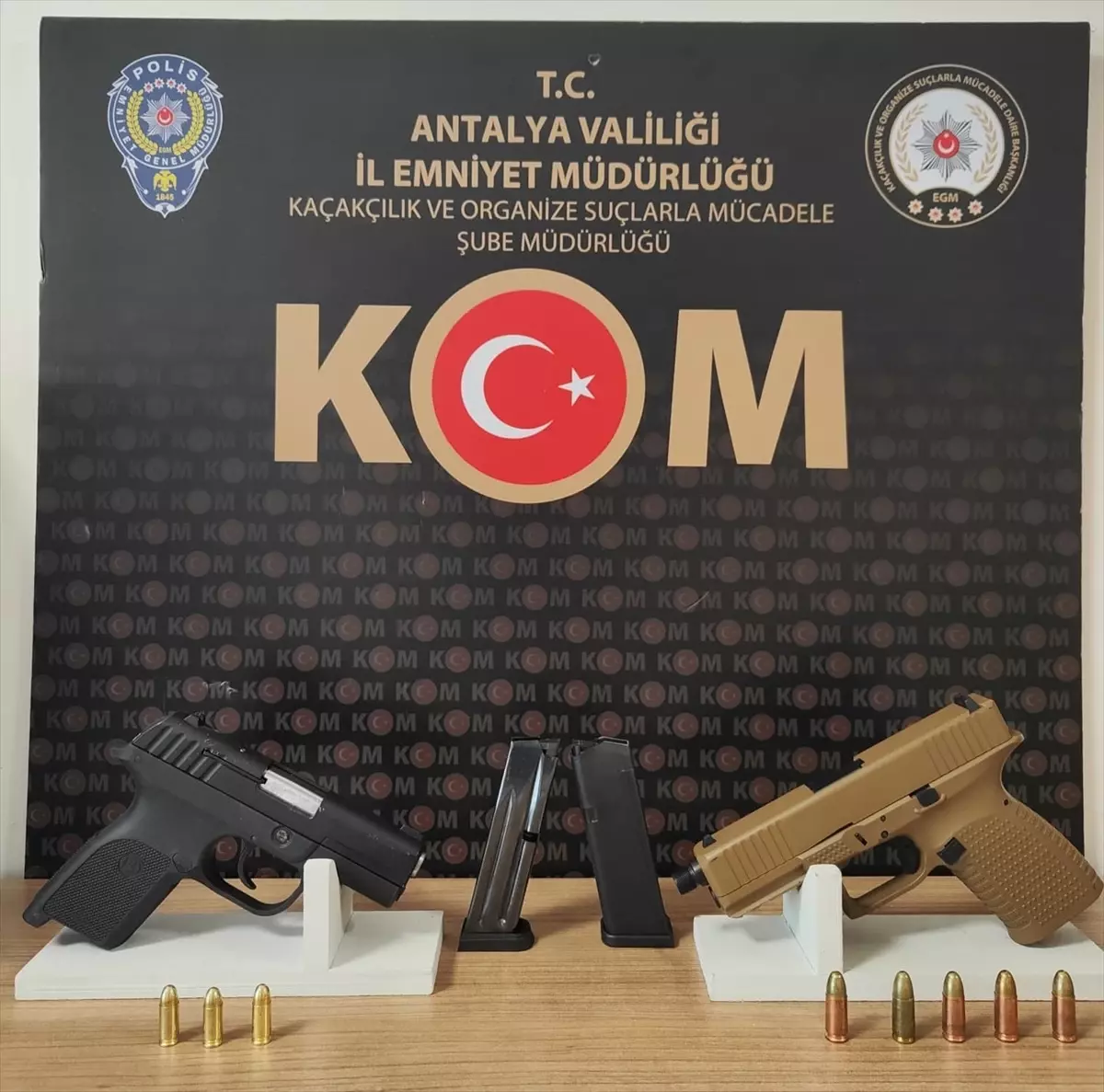 “Antalya’da Silahlı Suç Örgütü Operasyonu: 5 Tutuklama”