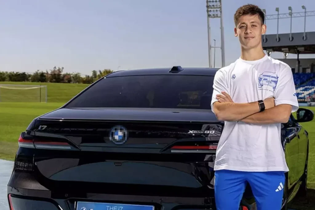 Real Madridli Futbolculara Değerli Hediye