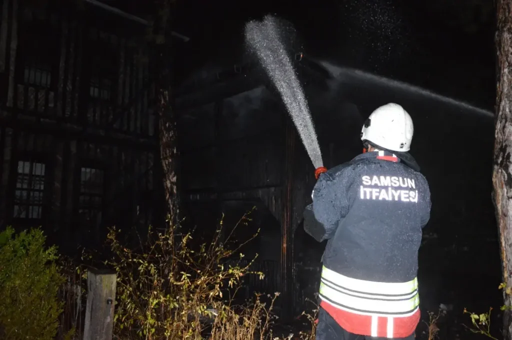 Tarihi Konakta Yangın: Atatürk’ün Kaldığı Yer Zarar Görmedi