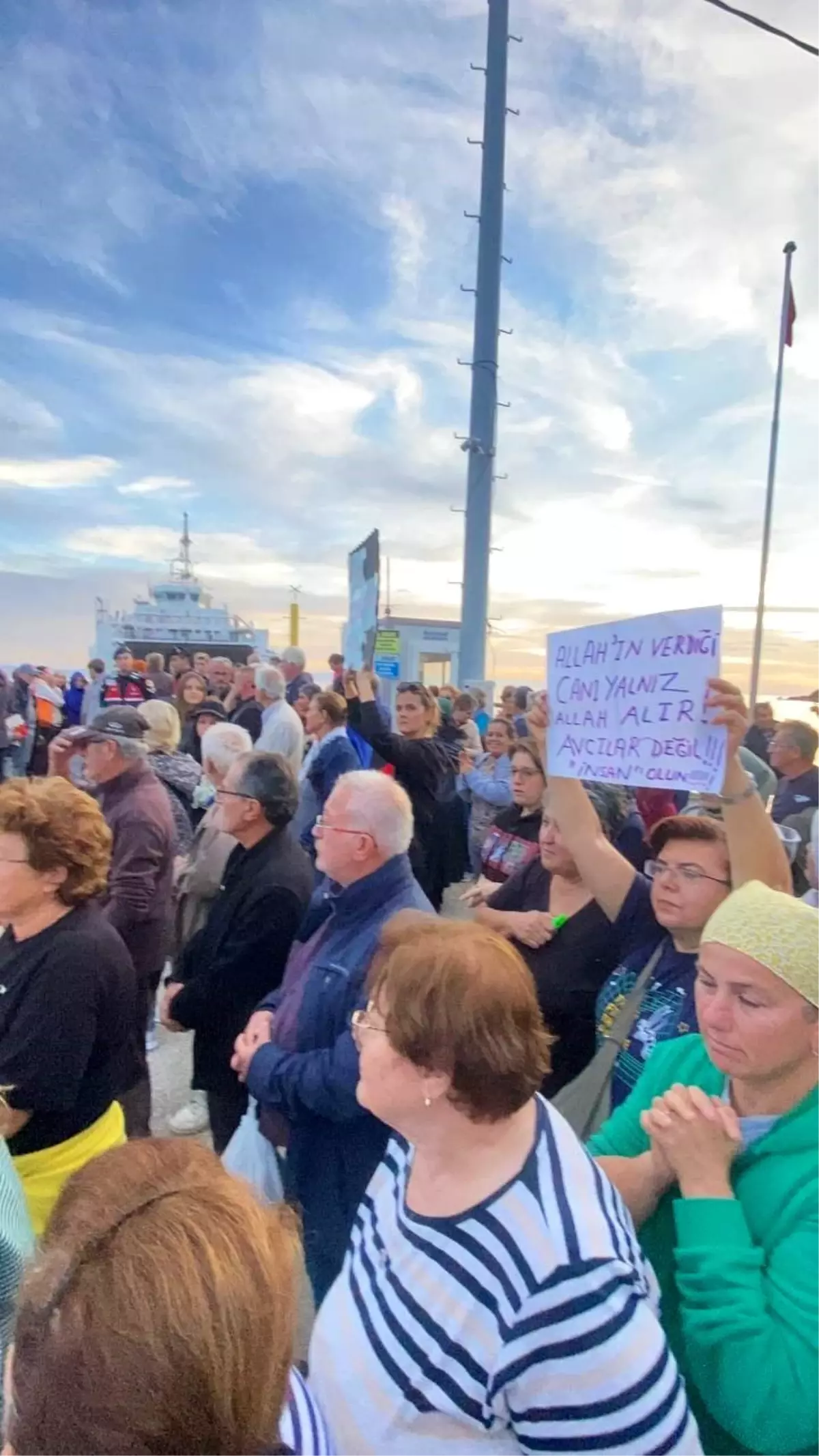 Avcılar Paşalimanı Adası’nda Protesto ile Karşılandı