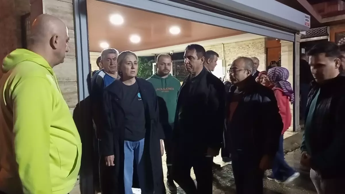 Okul Kantininde Yangın: İtfaiye Görevlisi Dumandan Etkilendi