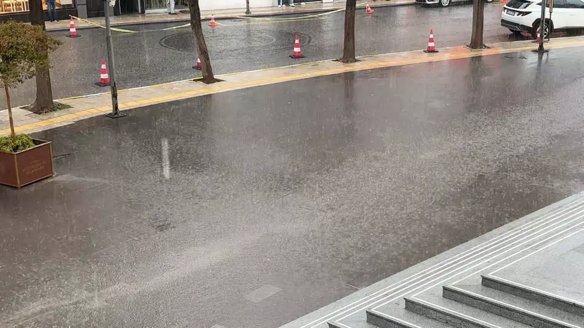 Aydın’da Sağanak Sele Dönüştü: Yollar Suyla Doldu