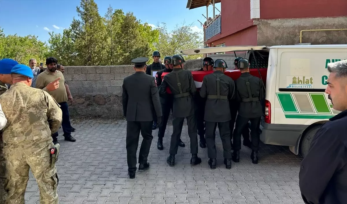 Kore Gazisi Yaşar Azap Memleketinde Son Yolculuğuna Uğurlandı