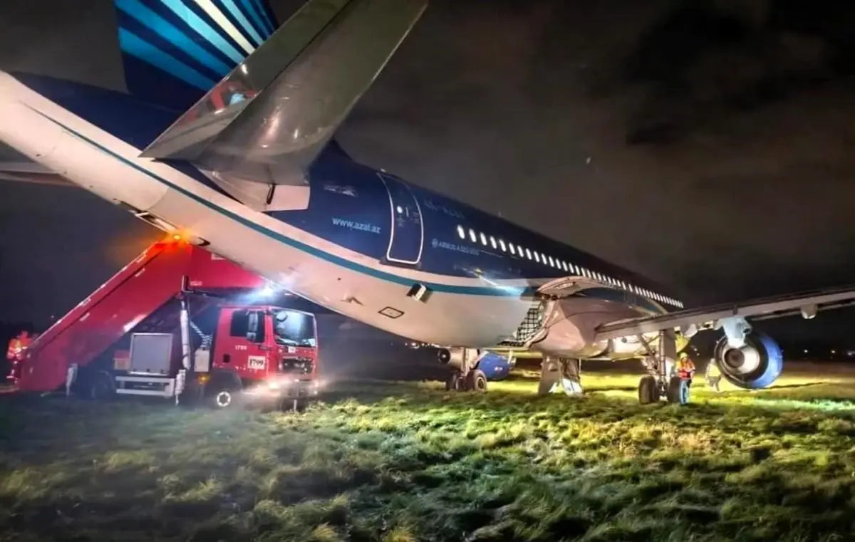 AZAL Uçağı Teknik Arıza Nedeniyle Zorunlu İniş Yaptı