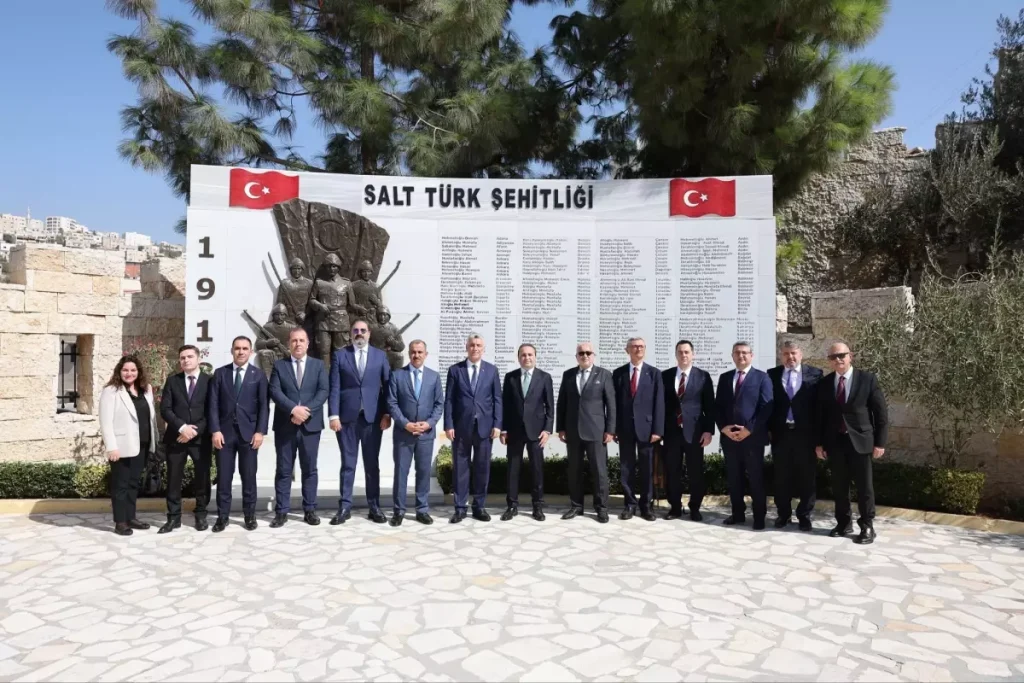 Ticaret Bakanı Ömer Bolat, Ürdün’de Şehitleri Anıdı