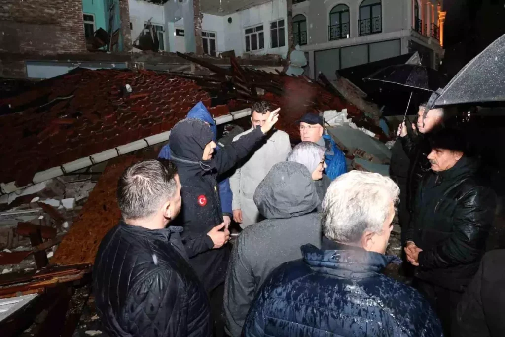 Bakan Yerlikaya’dan Deprem Bölgesine Ziyaret