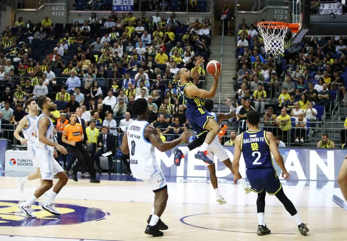 Fenerbahçe Beko, Aliağa Petkim Spor’u Geçerek İlk Galibiyetini Aldı