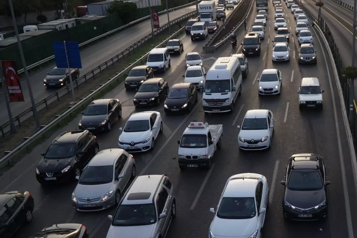 Benzine Yeni Zam: 1 Lira 14 Kuruş Artış
