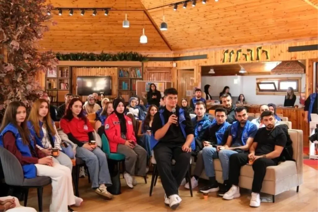 Gençlik Destek Sistemi Üniversitelerde Tanıtıldı