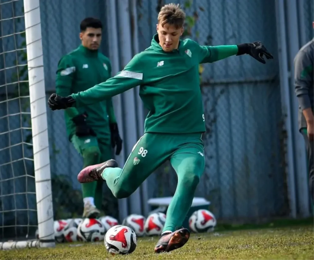 Bursaspor, Aksaray Deplasmanı İçin Hazırlıklarını Sürdürüyor