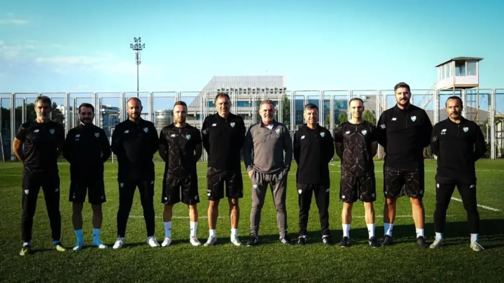 Bursaspor’un Yeni Teknik Ekibi Tanıtıldı