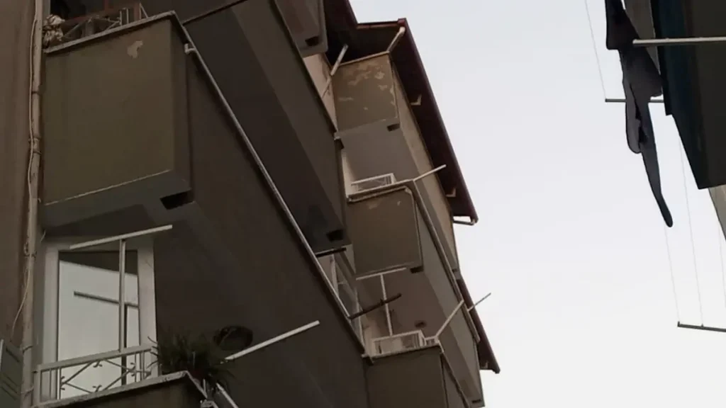 Yüksek Katlı Binadan Düşerek Hayatını Kaybeden Kadın