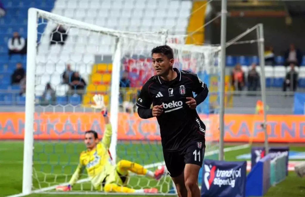 Beşiktaşlı Cengiz Ünder 3. Golünü Kasımpaşa Ağlarına Gönderdi