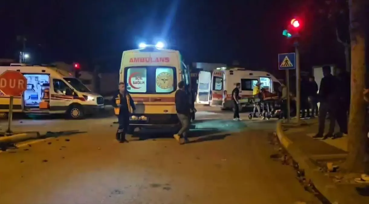 Çorum’da Polis Otosu ile Otomobil Çarpışması: 4 Yaralı