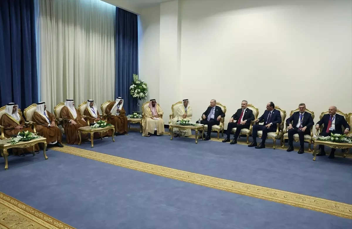 Cumhurbaşkanı Erdoğan’dan BAE’li Liderle Kritik Görüşme