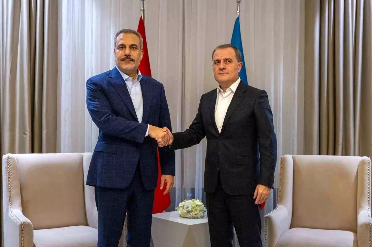 Diplomatik Görüşmeler Azerbaycan’da Yoğunlaşıyor