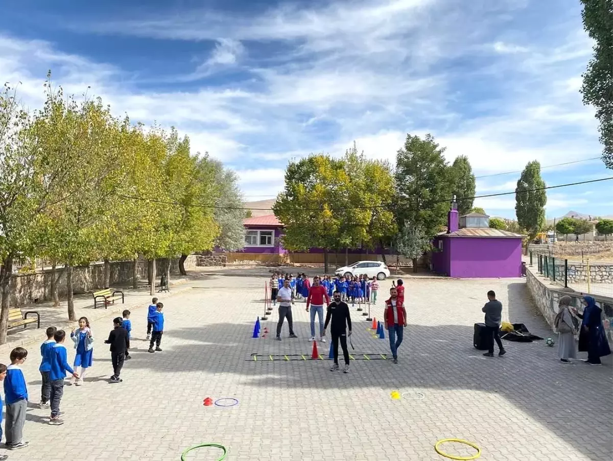 “Gençlik Merkezi’nden Çocuklara Spor Şöleni”