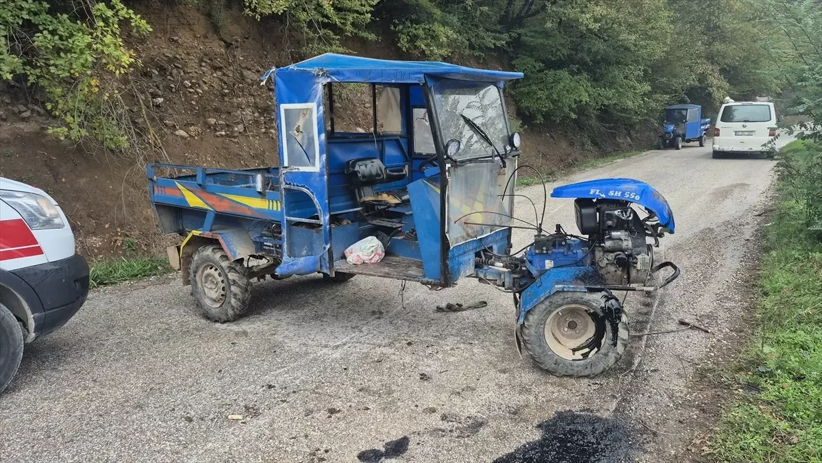 Tarıma Aracı Devrildi: 2 Kişi Yaralandı