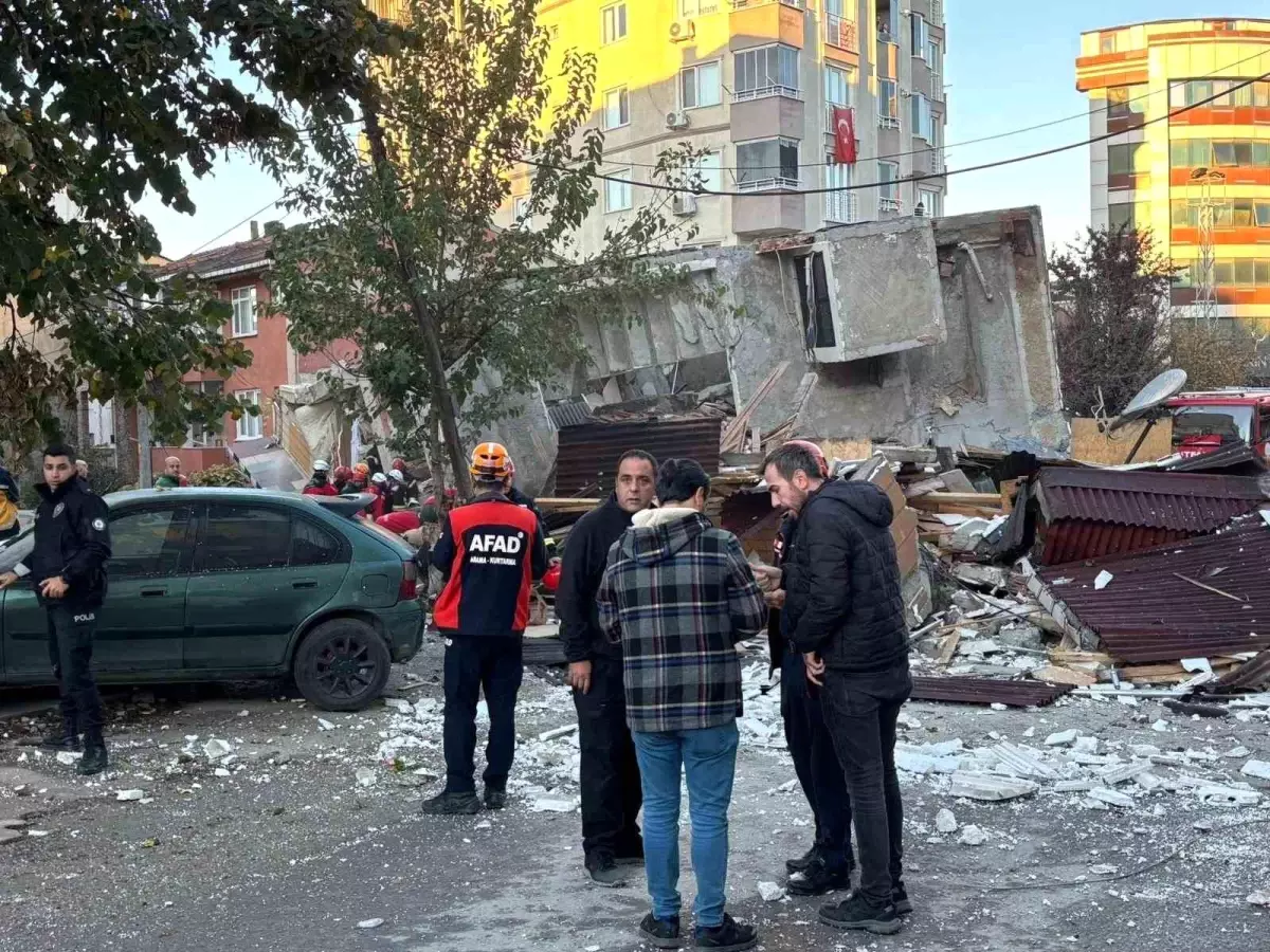 Kocaeli’de Binada Çökme: 7 Kişi İçin Çalışmalar Sürüyor