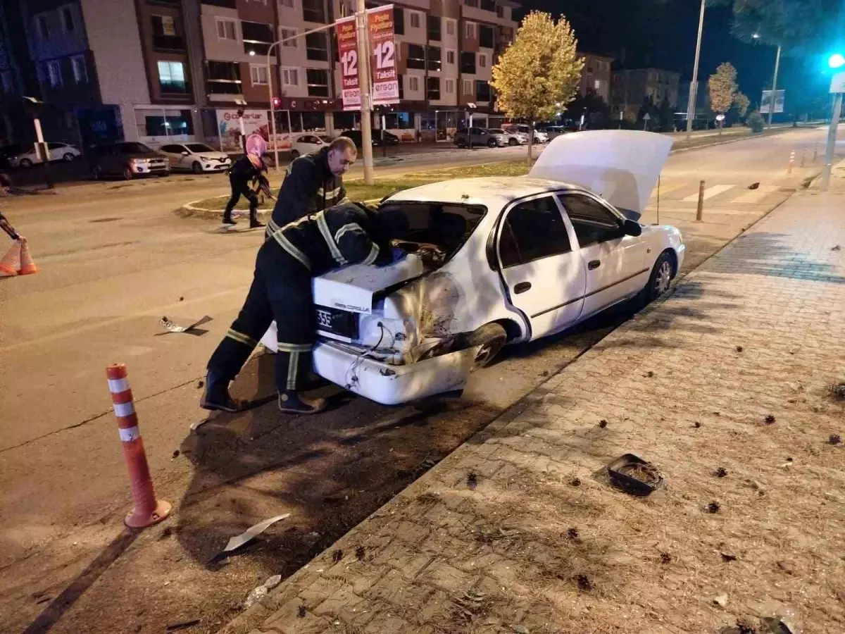 Erzincan’da Otomobil Çarpışması: 1 Kişi Yaralandı