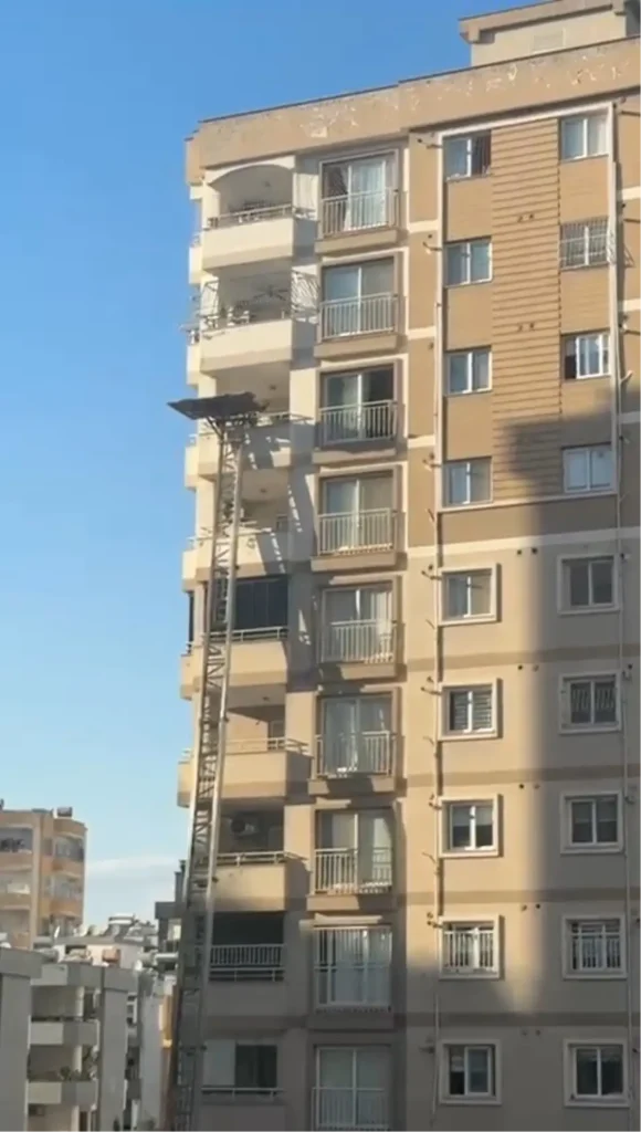 Koku Skandalı: 73 Yaşındaki Adamın Cesedi Bulundu