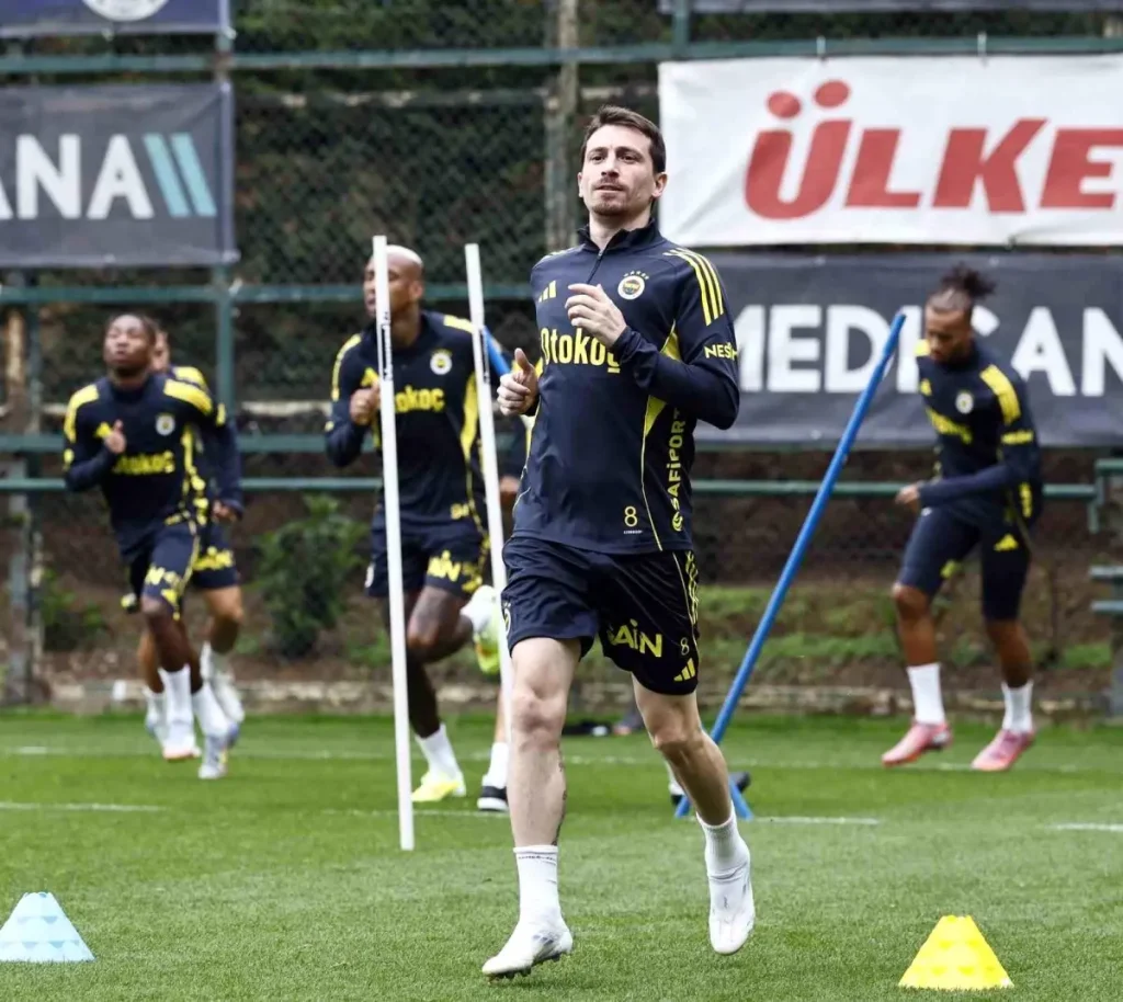 Fenerbahçe, Fatih Karagümrük Maçına Hazırlanıyor