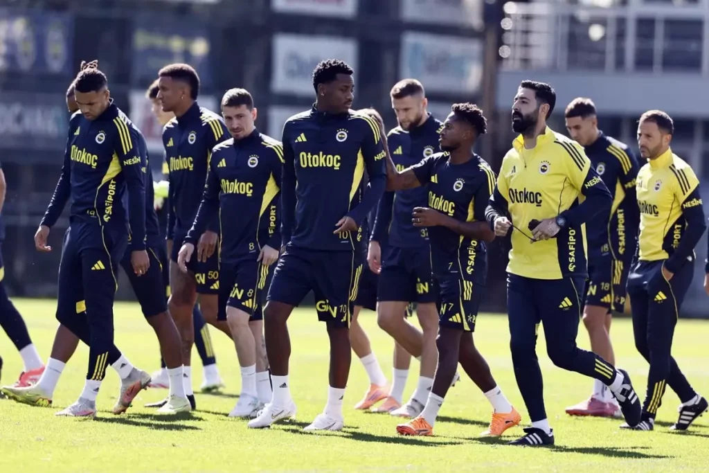 “Fenerbahçe’nin Sakat Yıldızı Jhon Duran Takıma Geri Dönüyor”