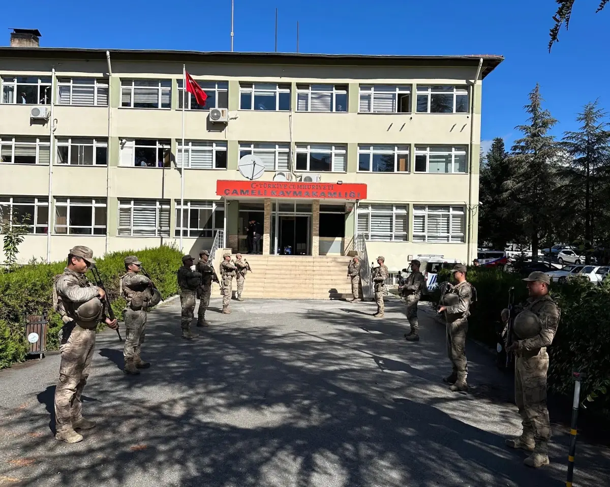 Gündüzleri Çobanlık, Geceleri Kablo Hırsızlığı