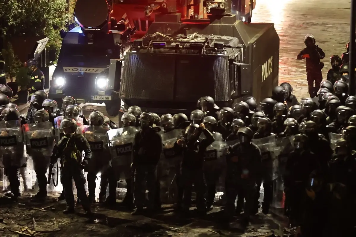 Gürcistan’da Cumhurbaşkanlığı Sarayı’nı Ele Geçirme Girişimi