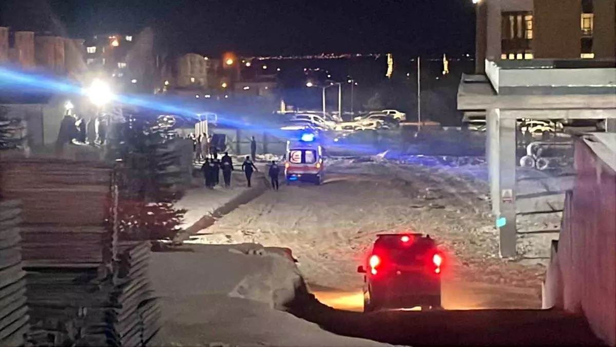 Hastane Şantiyesinde Bıçaklı Kavga: 1’i Ağır 4 Kişi Yaralandı