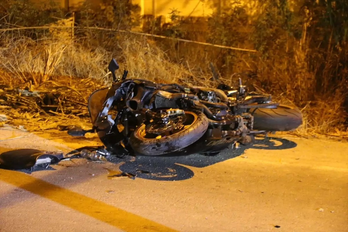 Motosiklet Çarpışması: 1 Ölü, 1 Ağır Yaralı