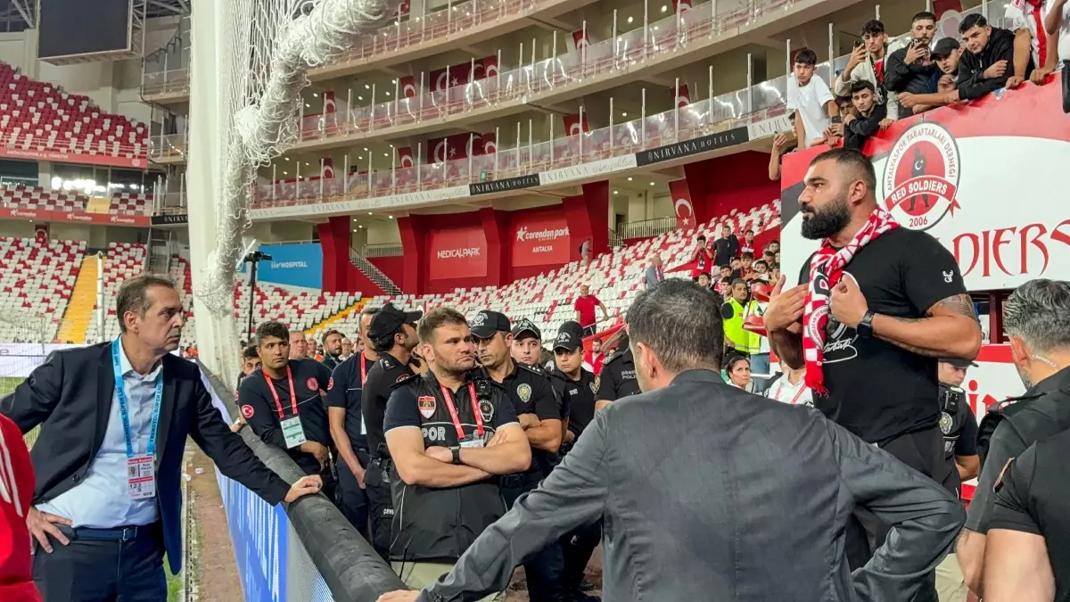 Antalyaspor Taraftarları Çıldırdı: Rıza Perçin Söz Verdi