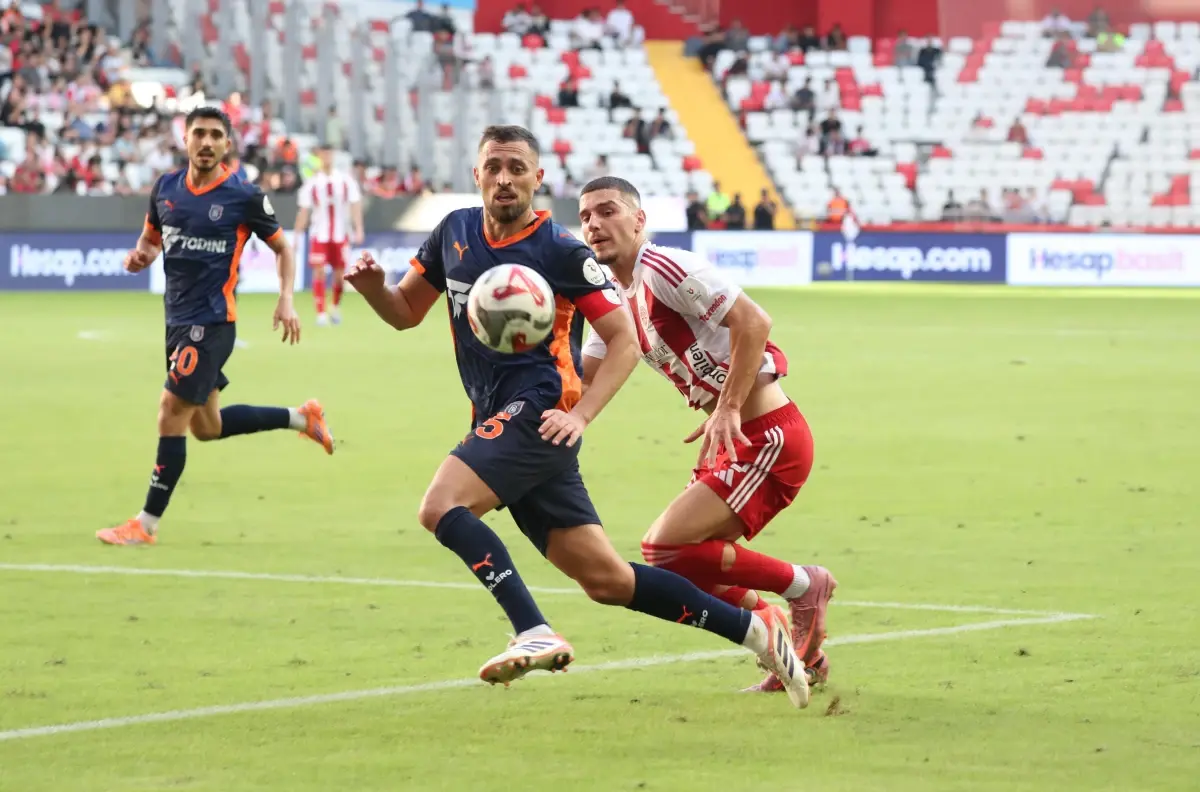 Antalyaspor, Başakşehir’e 4-0 Yenildi