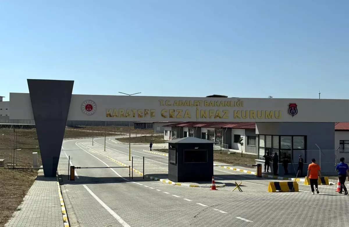 Cezaevinde Hükümlülerin Güvenlik Görevlilerine Saldırısı