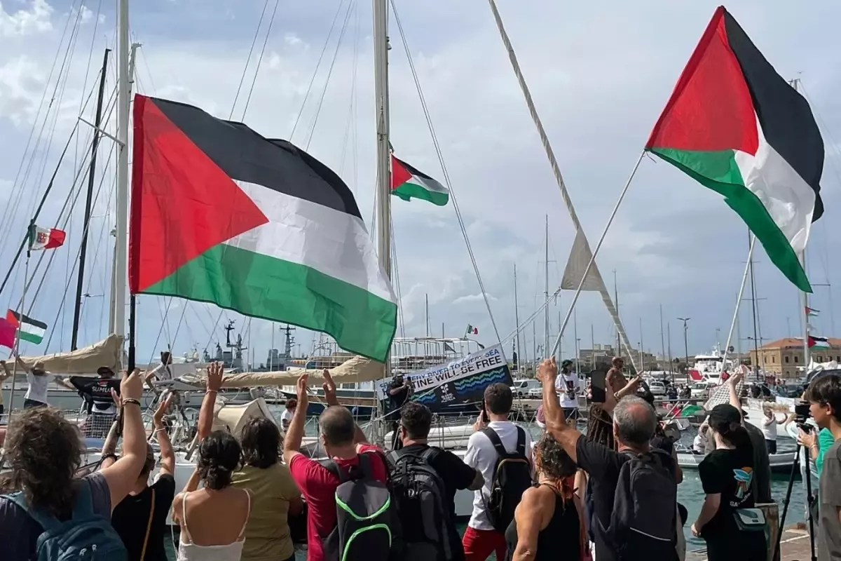 İsrail Alıkoyduğu Aktivistleri Sınır Dışı Ediyor