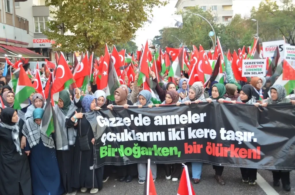 İsrail’in Gazze’ye Saldırıları Gebze’de Protesto Edildi
