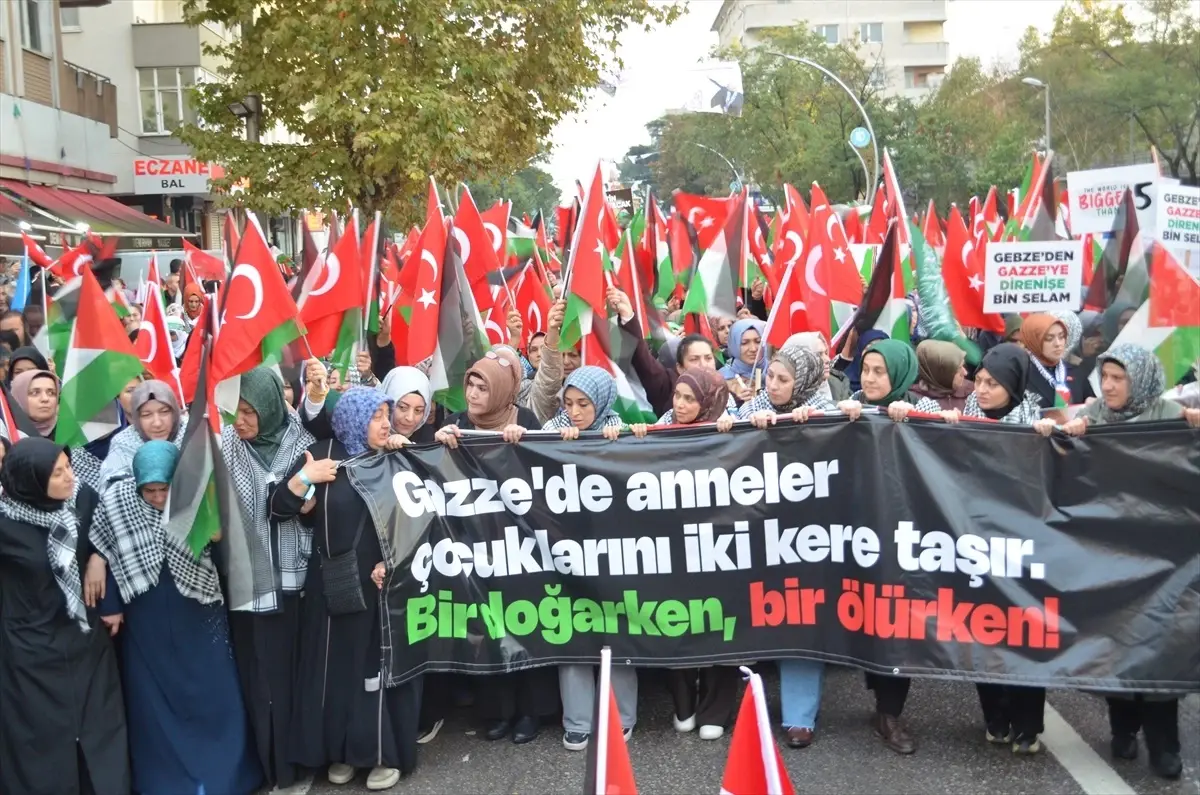 İsrail’in Gazze’ye Saldırıları Gebze’de Protesto Edildi