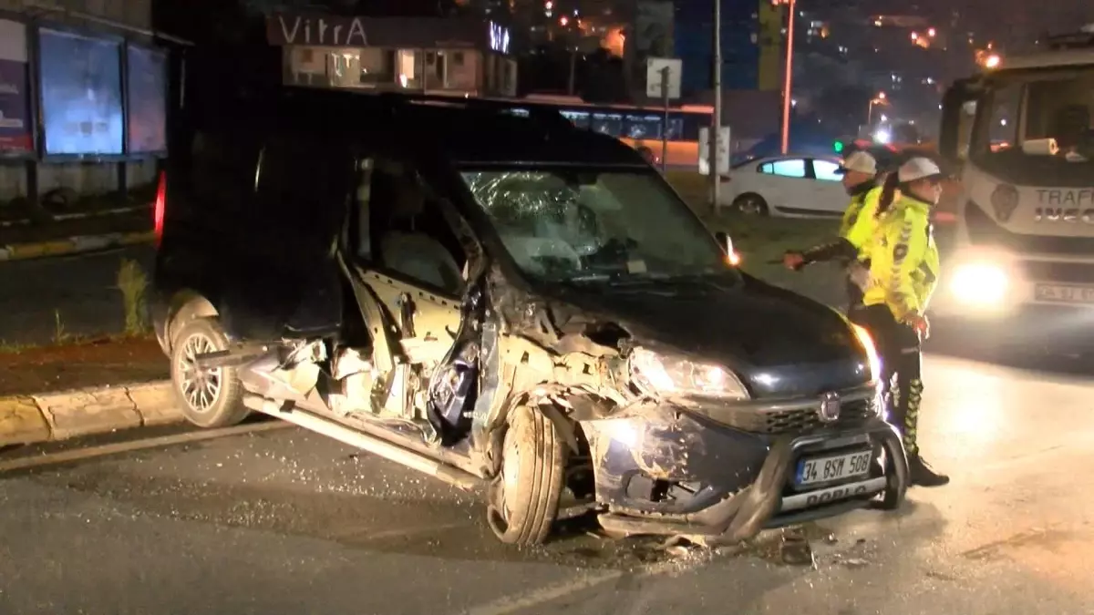 SARIYER’de TIR’a Çarpan Araç Sürücüsü Kaçtı