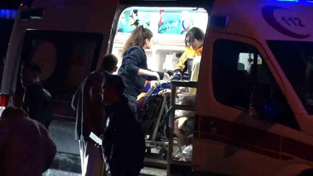 Kadıköy’de Elektrik Panosu Yangını: 20 Kişi Etkilendi