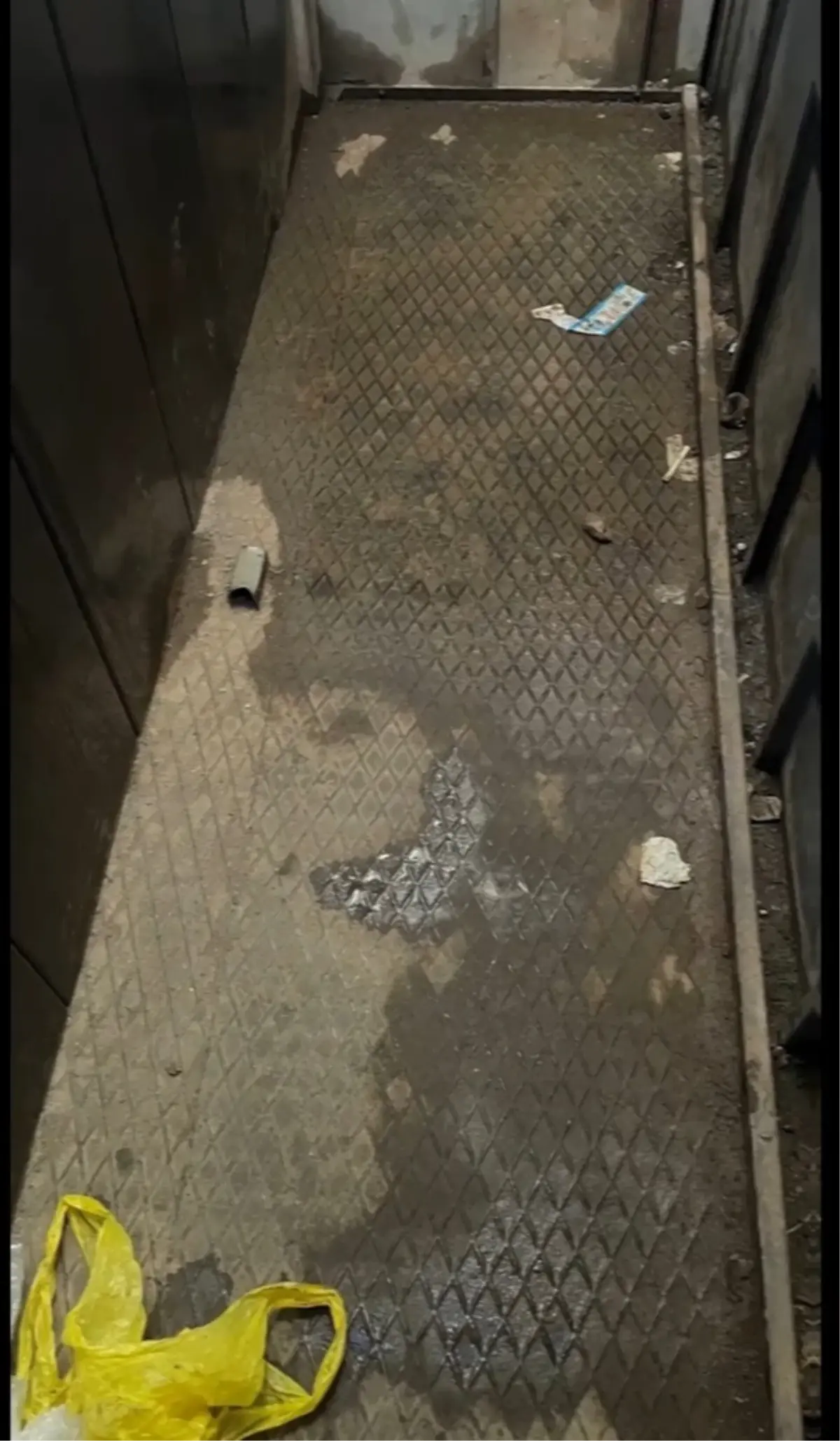 Diyarbakır’da Kamyonetteki Gizli Bölmede 11 Kaçak Göçmen Yakalandı