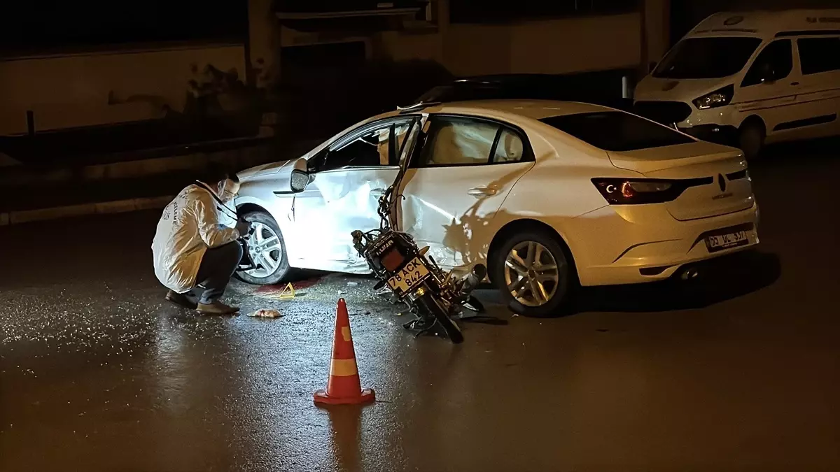 Trafik Kazası: 1’i Ağır 2 Kişi Yaralandı