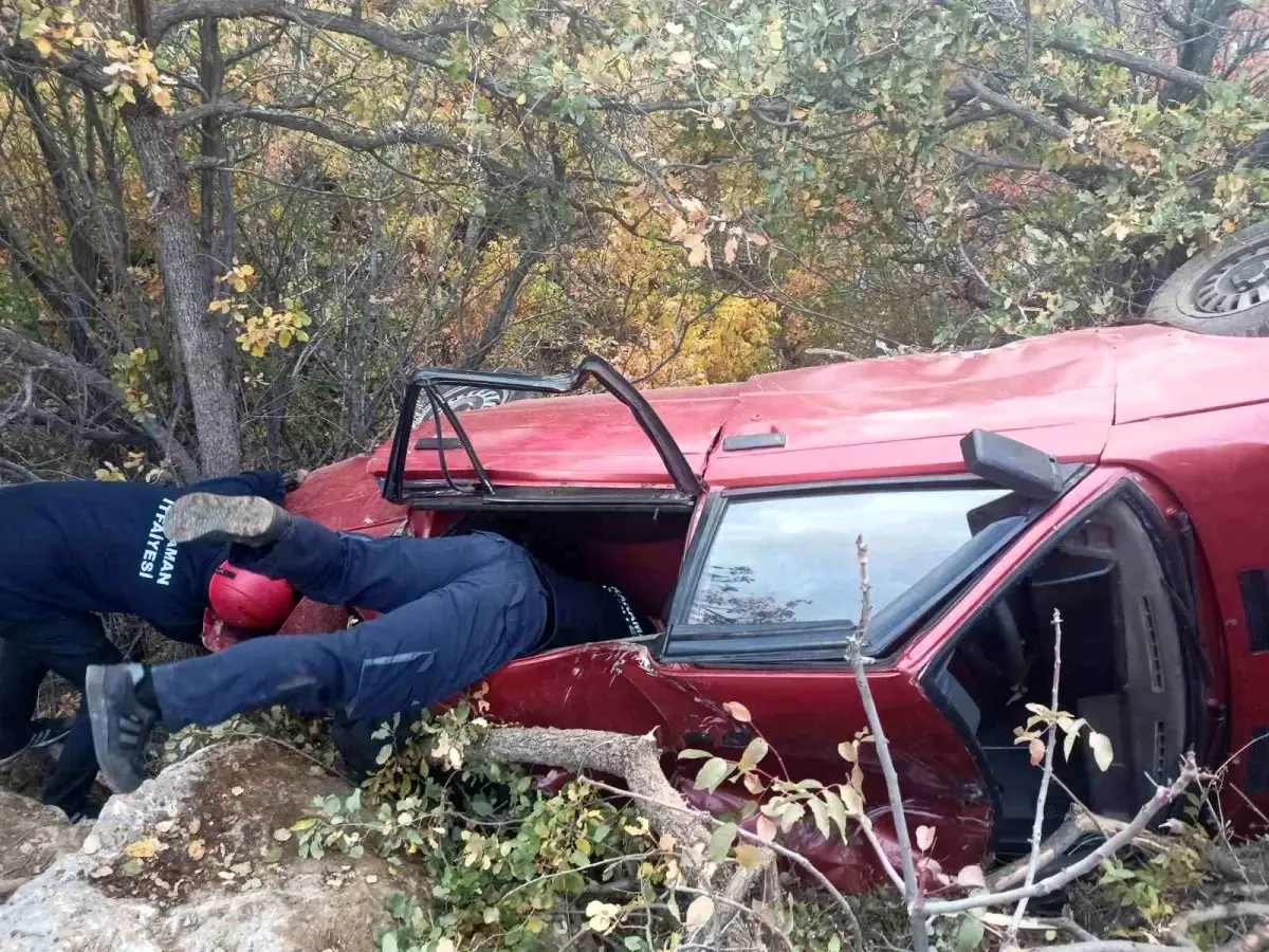 Karaman’da Otomobil Uçuruma Yuvarlandı: 3 Yaralı