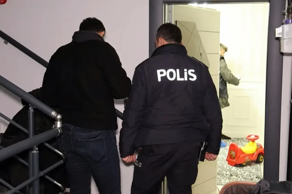 Trajedi: Anne ve 1,5 Yaşındaki Oğlu Zehirlenerek Öldü